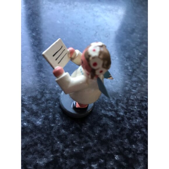 Vintage Christmas Wooden Angel Singing With Sheet Music In Her Hands  Erzgebirge - Picture 6 of 7